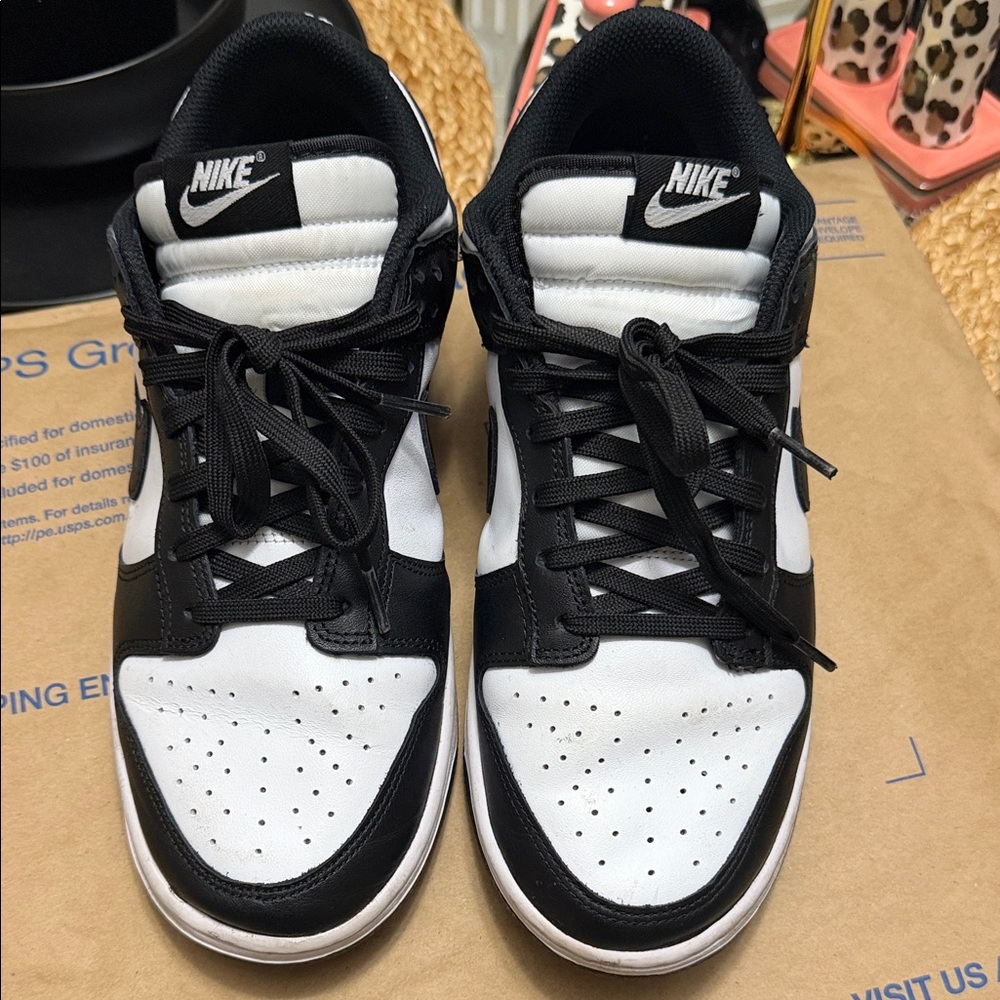 Nike Black and White Low Top Sneakers